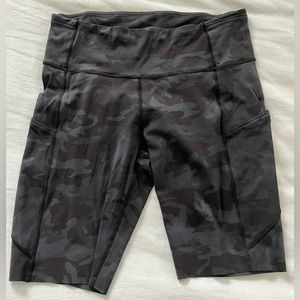 Lululemon women’s fast and free short size 10